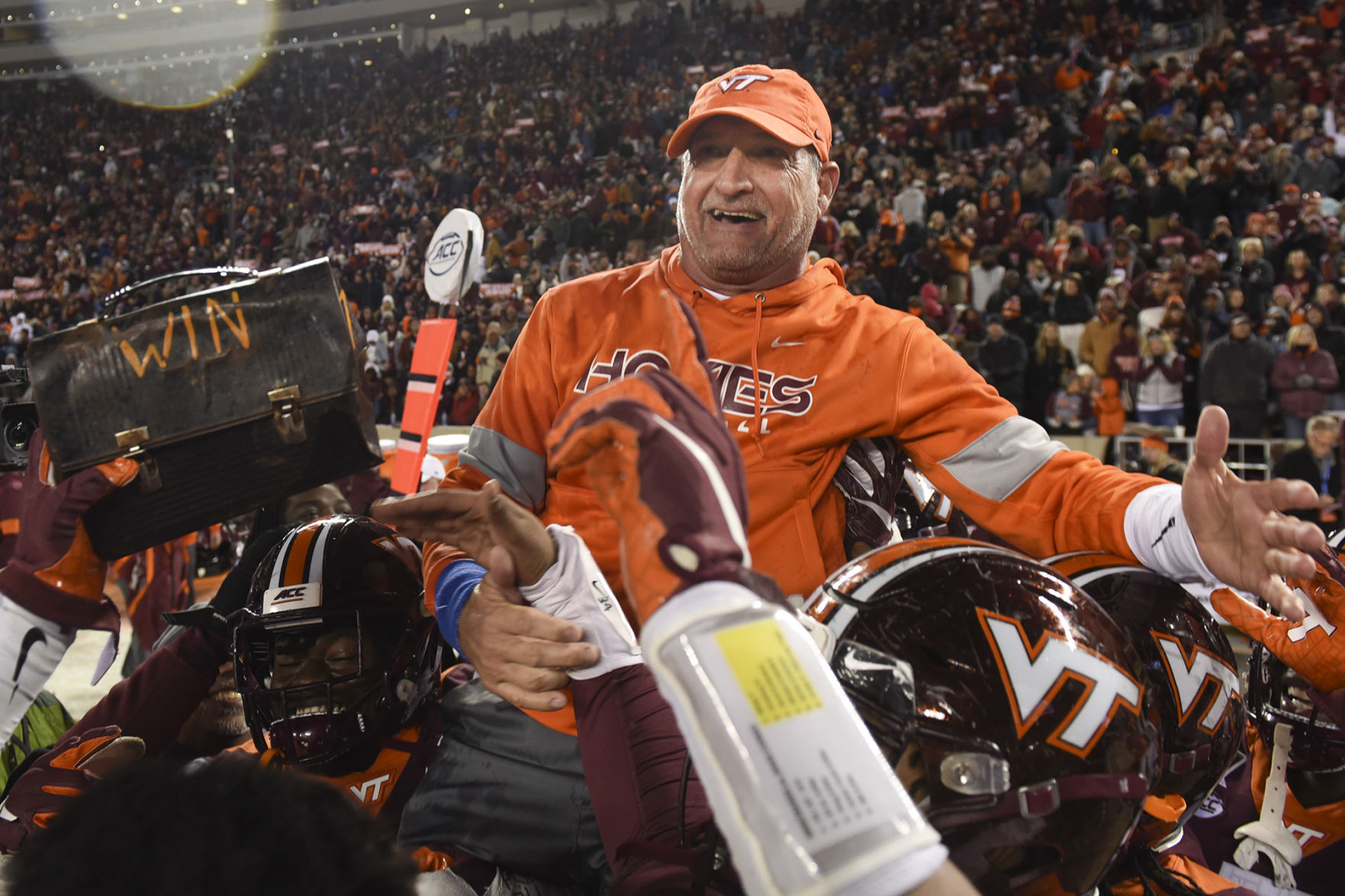 Virginia Tech's Bud Foster gets perfect sendoff